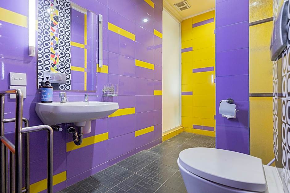 Sans Hotel International Surabaya