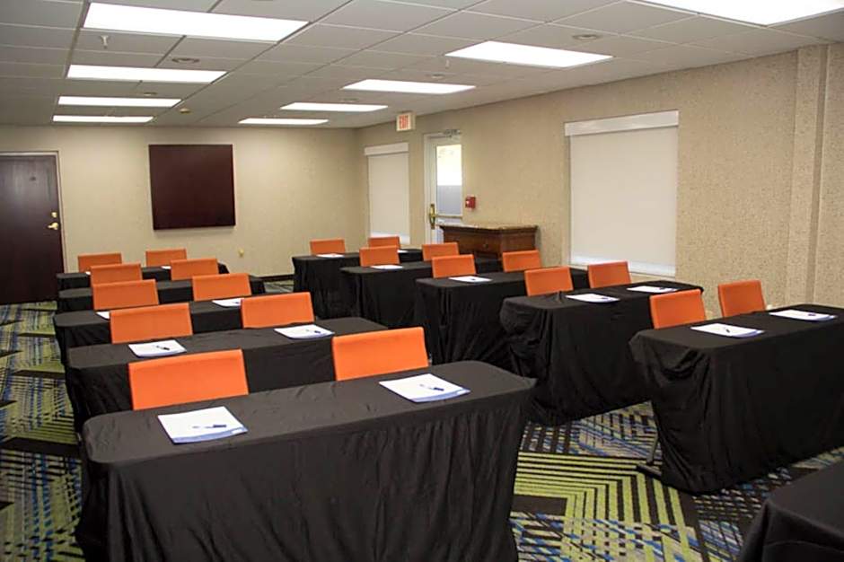 Holiday Inn Express Hotel And Suites Kings Mountain By IHG