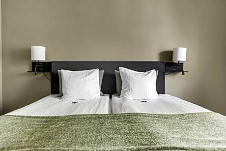 Twin Room with City View