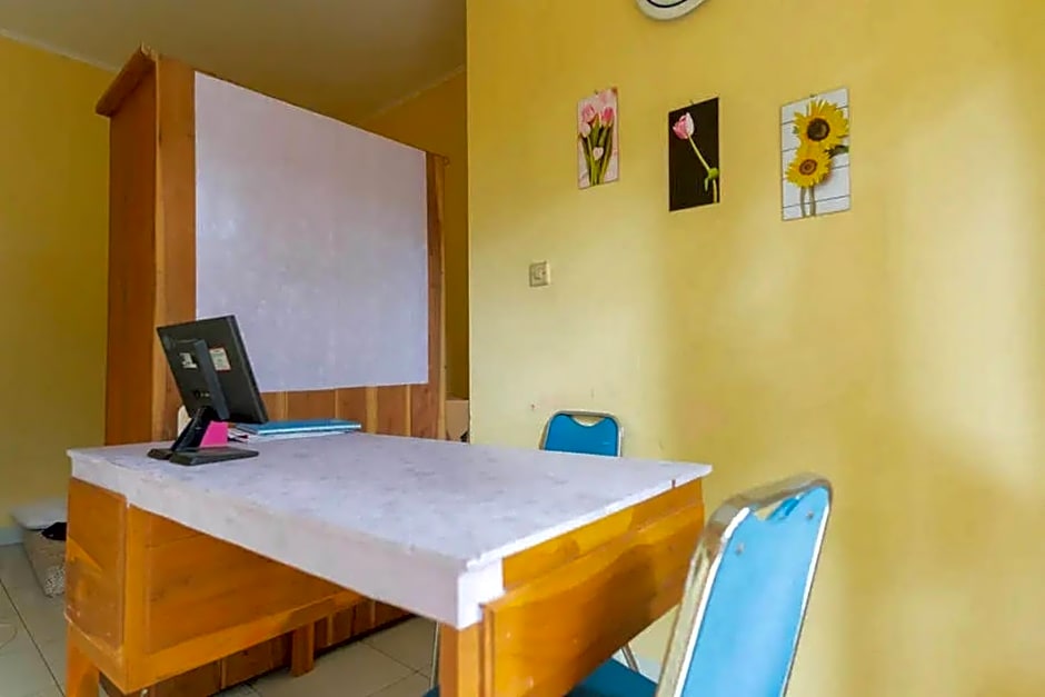 Kostawira Syariah Bintaro Mitra RedDoorz