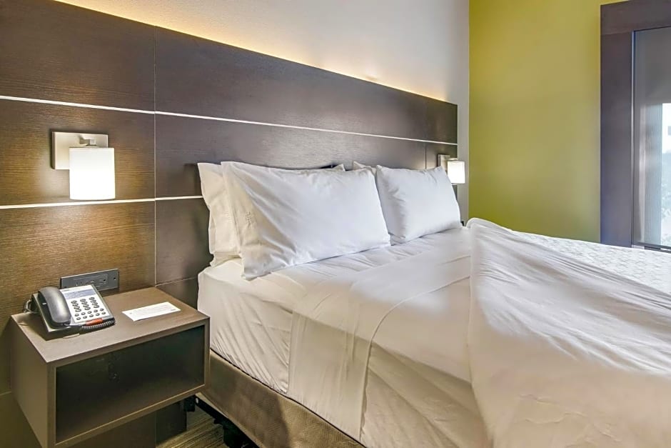 Holiday Inn Express And Suites Longview North By IHG