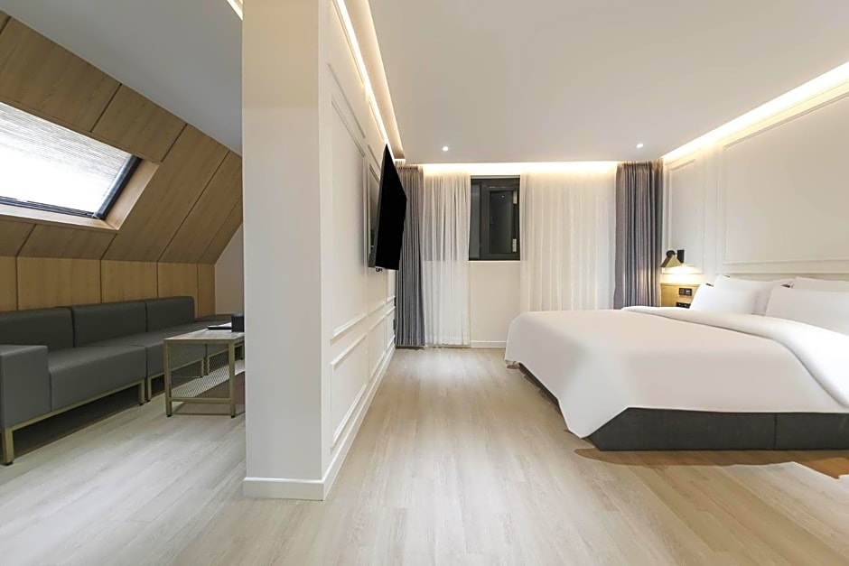 Brown Dot Hotel Pyeonghwa plaza