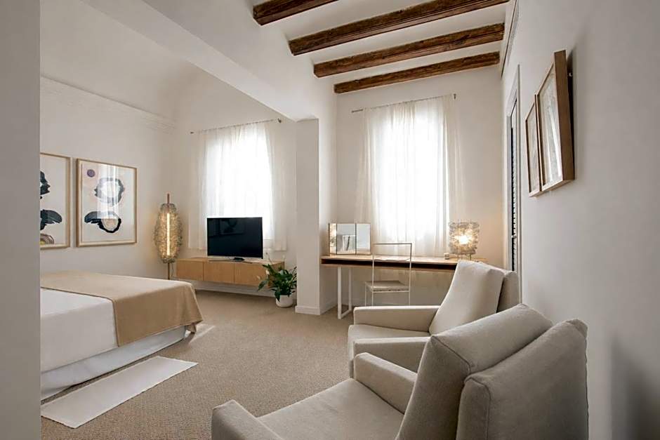 Convent de la Missio- Adults Only
