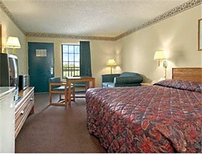 Super 8 by Wyndham Lakeland