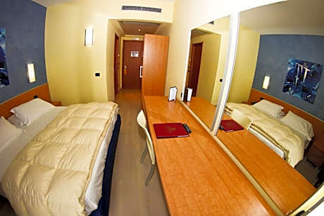 Standard King Room with Single Bed
