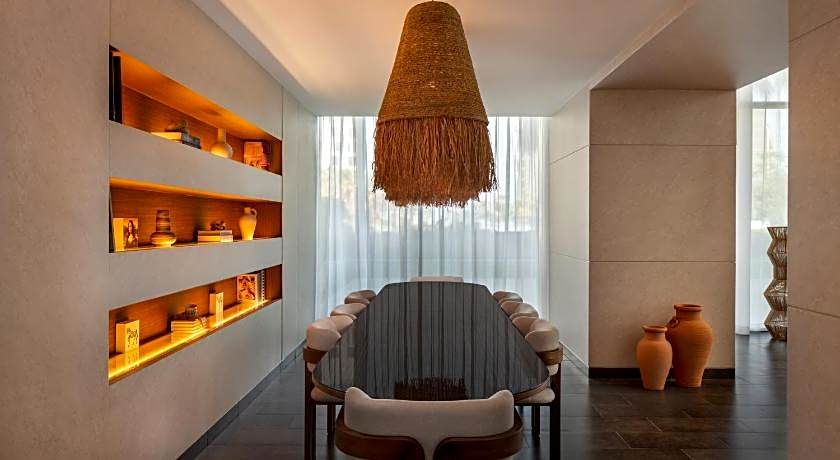 Yas Plaza Circuit by IHG