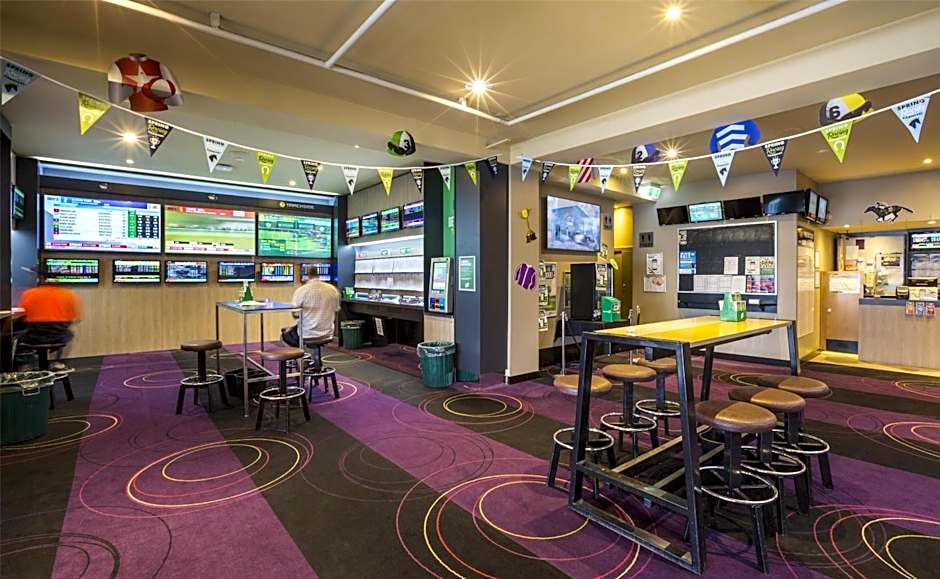 Nightcap at Glengala Hotel