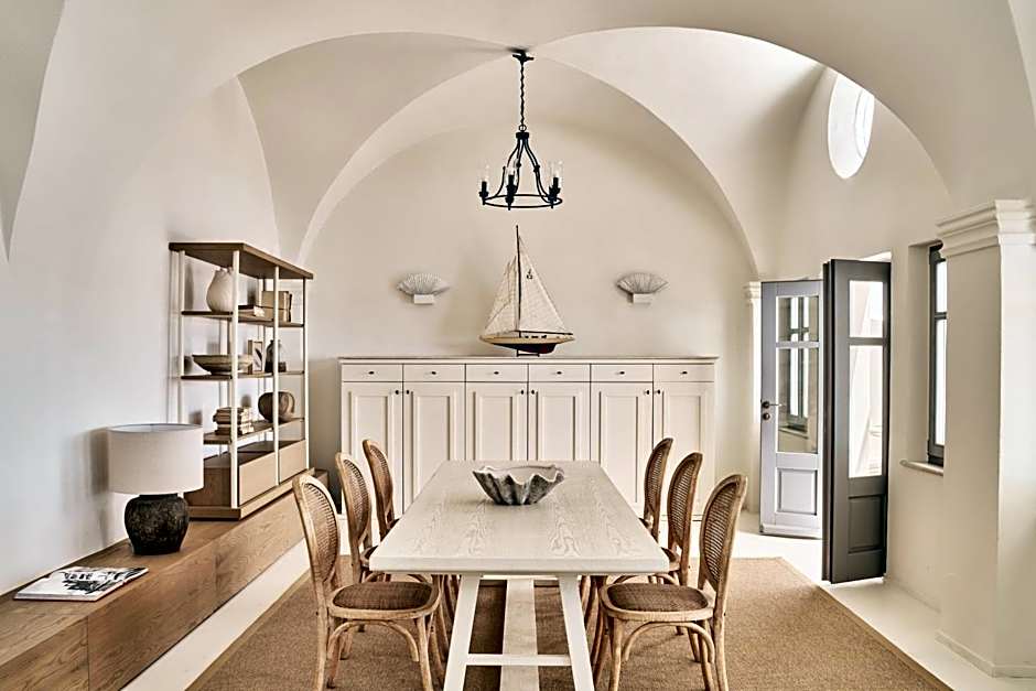 Mystique, a Luxury Collection Hotel, Santorini