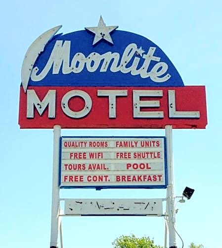 Moonlite Motel