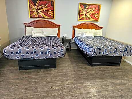 Double Room with Two Double Beds - Disability Access