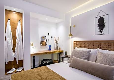 Cozy Suite with outdoor heated Jacuzzi on terrace