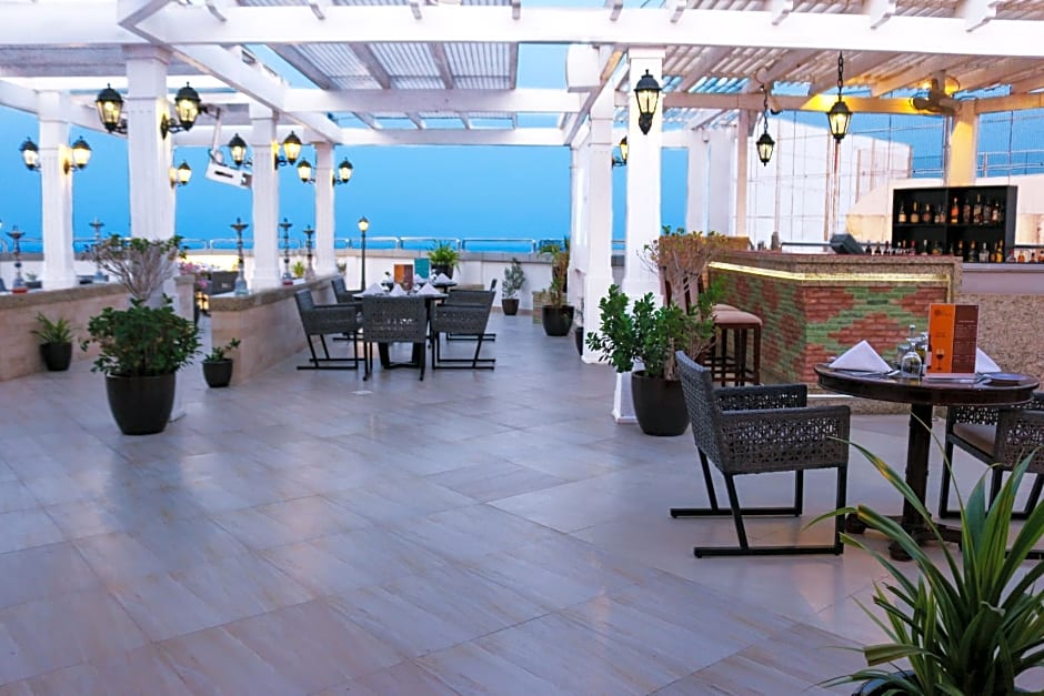 Ramada Hotel & Suites by Wyndham Amwaj Islands Manama