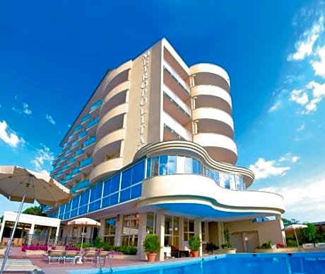 Metropolitan Family Hotel