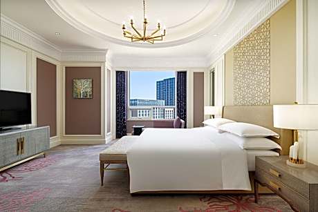 Club Lounge Access, Junior Suite, 1 King, City View