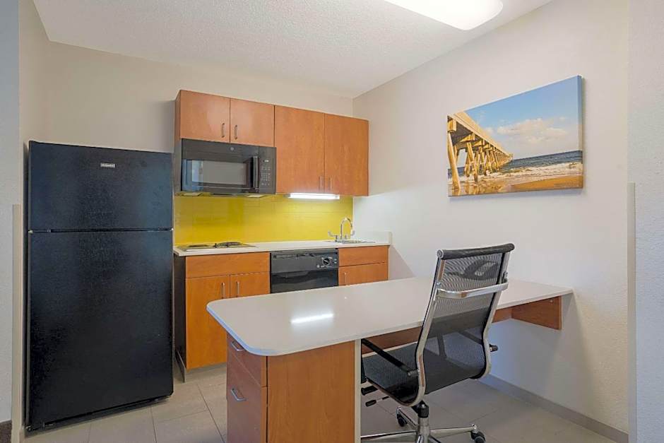 MainStay Suites Wilmington - University Area