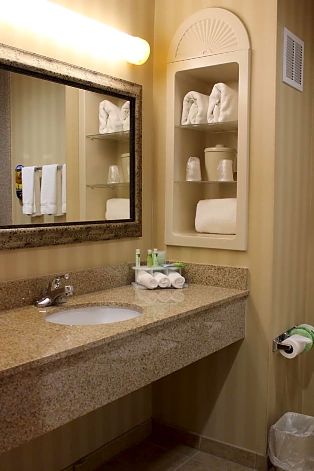 Holiday Inn Express Tehachapi