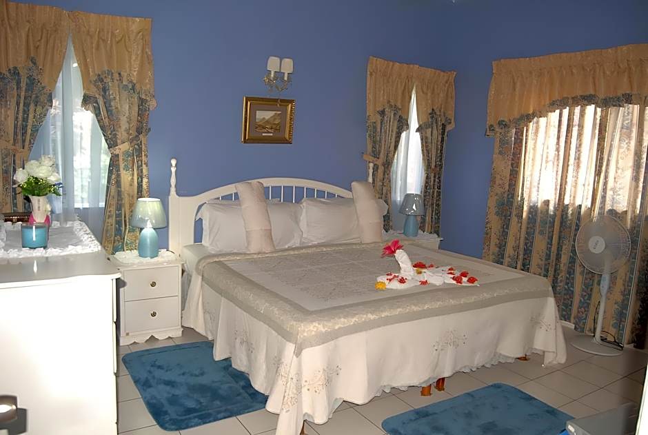 Pink Hibiscus Guest House