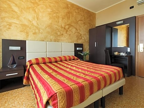 Double or Twin Room with Balcony and Air Conditioning