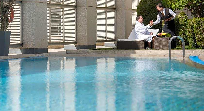 Four Seasons Hotel Riyadh at Kingdom Centre