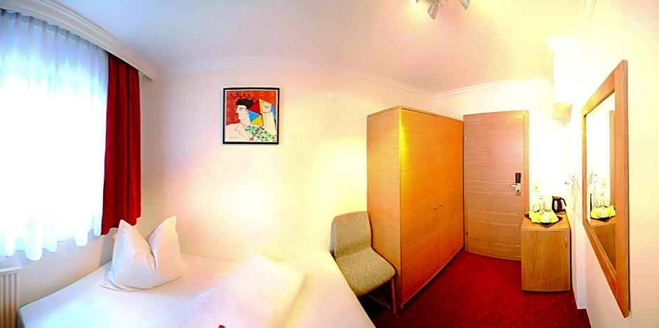 Foto 1 daripada 4 — Single Room