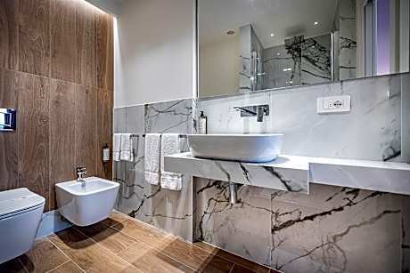 Small Double Room - Separate Building - 800 mt
