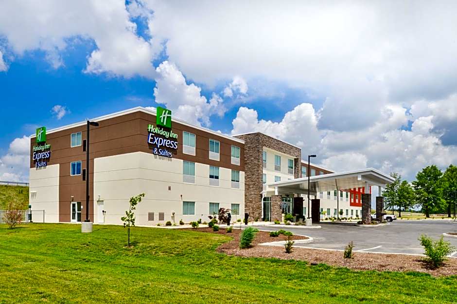 Photo 1 of 47 of Holiday Inn Express & Suites Salem By IHG