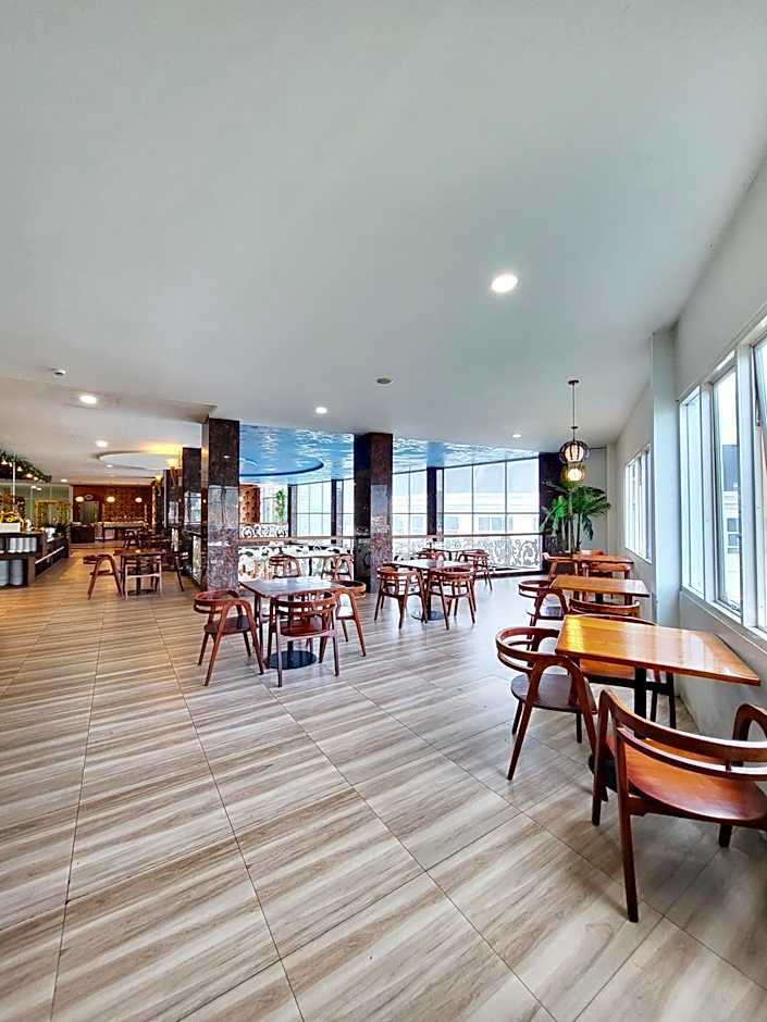 Grand Bayu Hill Hotel