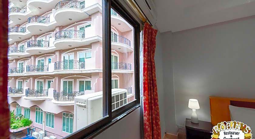 Robin’s Nest Guesthouse & Restaurant