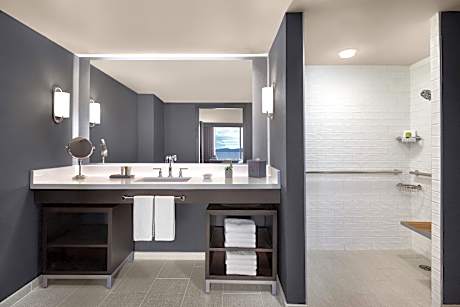 2 Queen Beds  Mobility Acc W/ Roll In Shower