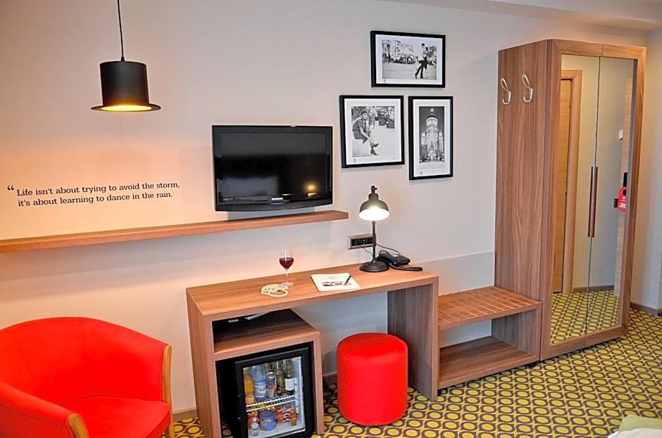 Hotel Capitolina City Chic