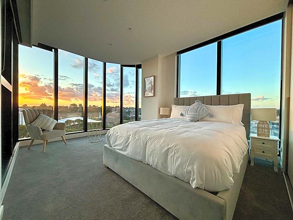 SkyGarden Luxury Condo at The Glen by Live Local