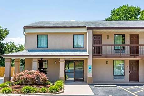 Days Inn by Wyndham Winston Salem North