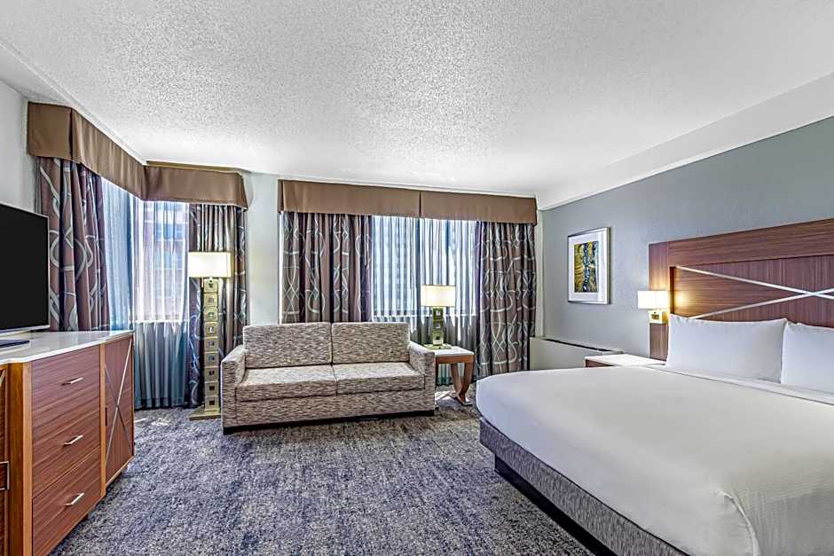 DoubleTree By Hilton Milwaukee Downtown