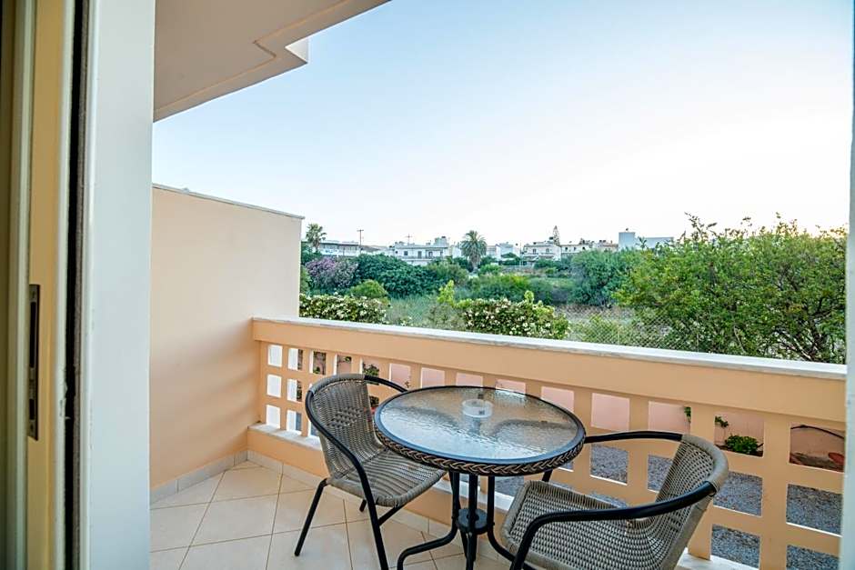 Hiona Holiday Hotel