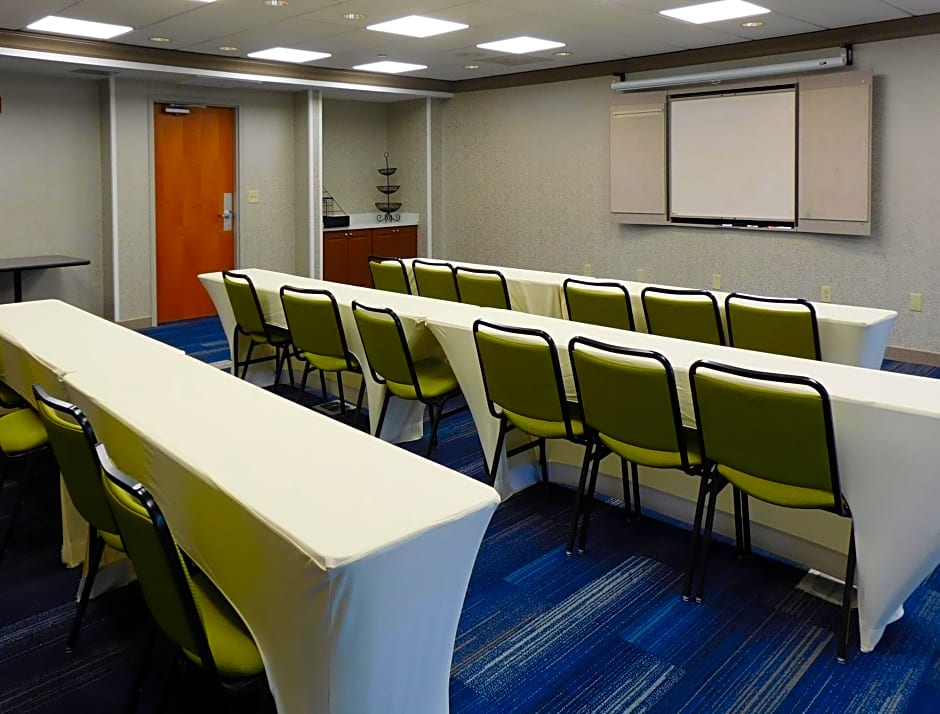 Holiday Inn Express Coventry S - West Warwick Area By IHG