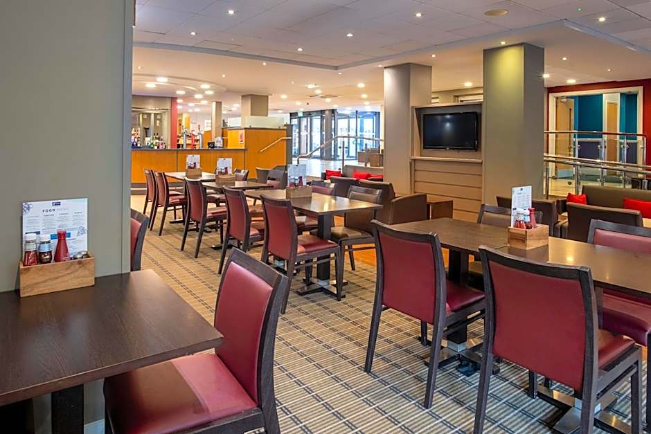 Holiday Inn Express Droitwich Spa By IHG