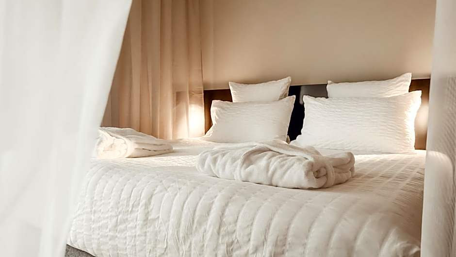 Photo 1 of 7 of Suite