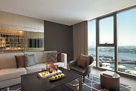 Spacious Creek Side One Bedroom Suite