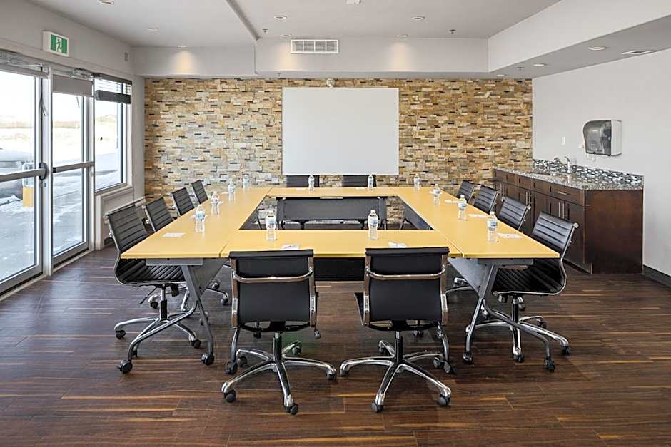 Home Inn & Suites - Swift Current