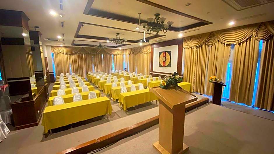 Khanom Golden Beach Hotel