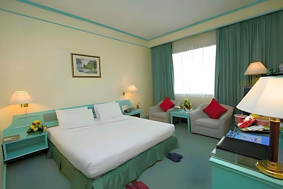 Louis Tavern Hotel - SHA Certified