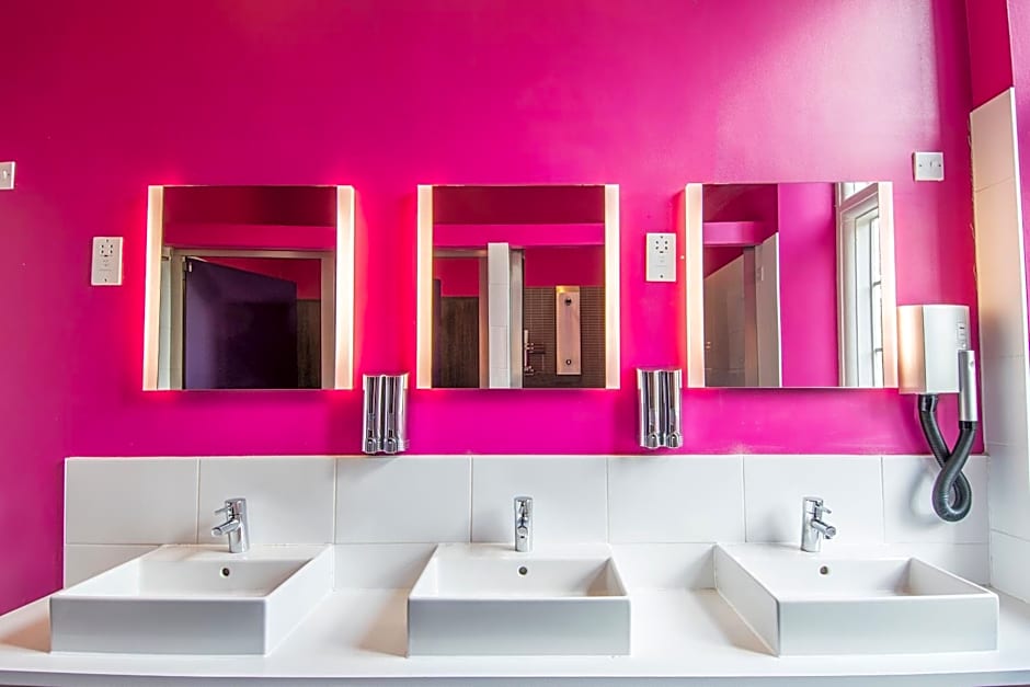 Safestay London Kensington Holland Park