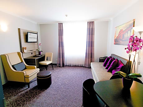 apartment with kitchenette