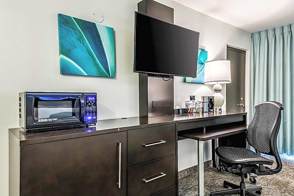 Oasis Hotel & Conv. Center, an Ascend Collection Hotel