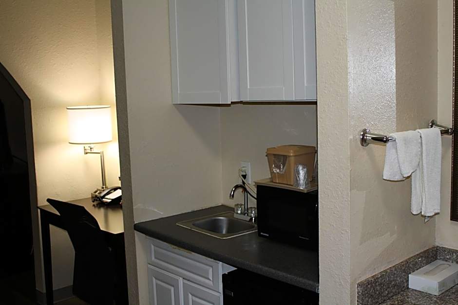 Quality Inn & Suites Wichita Falls I-44