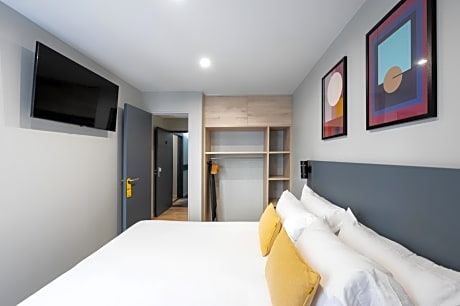 One-Bedroom Apartment (4 Adults)