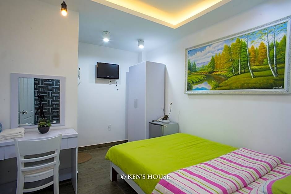 Ken's Backpackers Hotel