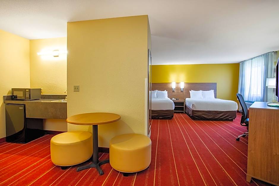 Days Inn by Wyndham Marquette