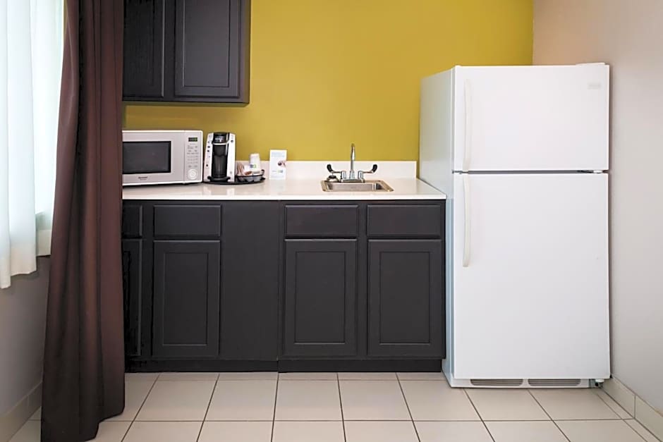 Holiday Inn Express & Suites Bucyrus by IHG
