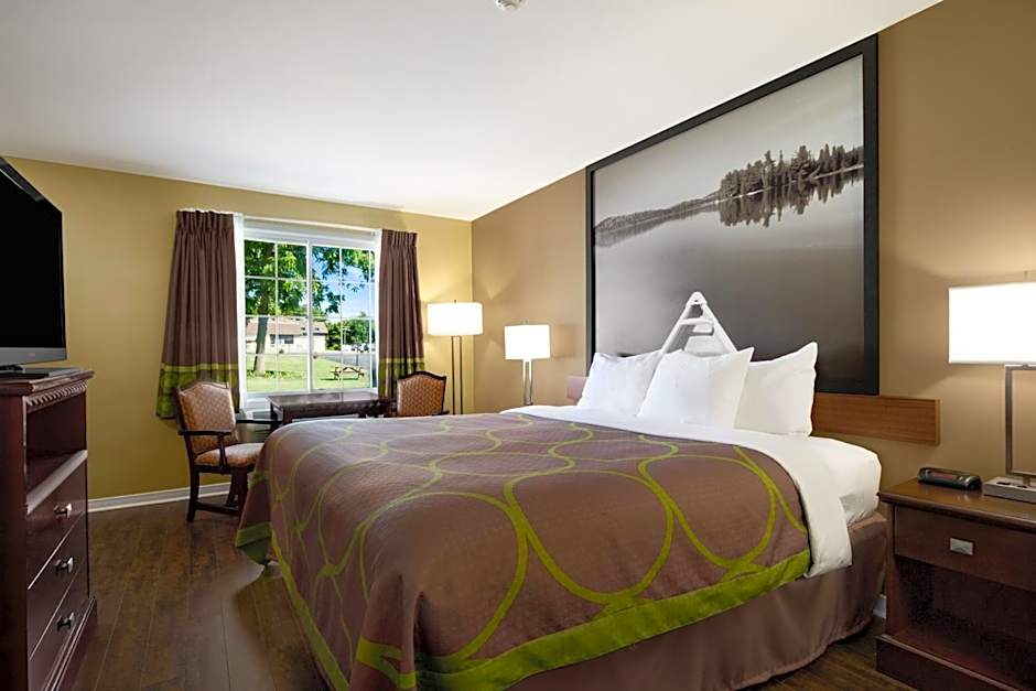 Super 8 by Wyndham Brockville